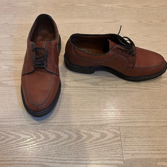 Allen Edmonds Wilber Comfort Shoe men’s brown handcrafted leather derby shoe. 10 - Picture 4 of 8